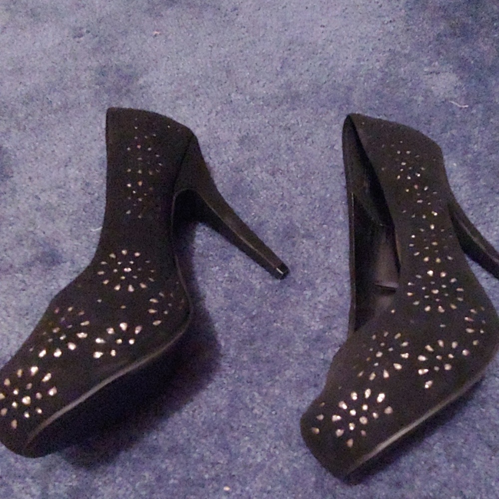 Dress Shoes - Picture 5 of 6